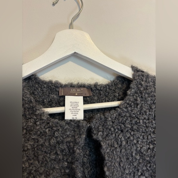 Elegant Gray Women's Sweater - Picture 3 of 6